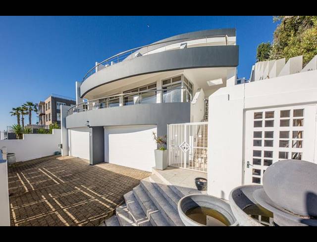 5 BEDROOM HOUSE FOR SALE IN BLOUBERGSTRAND